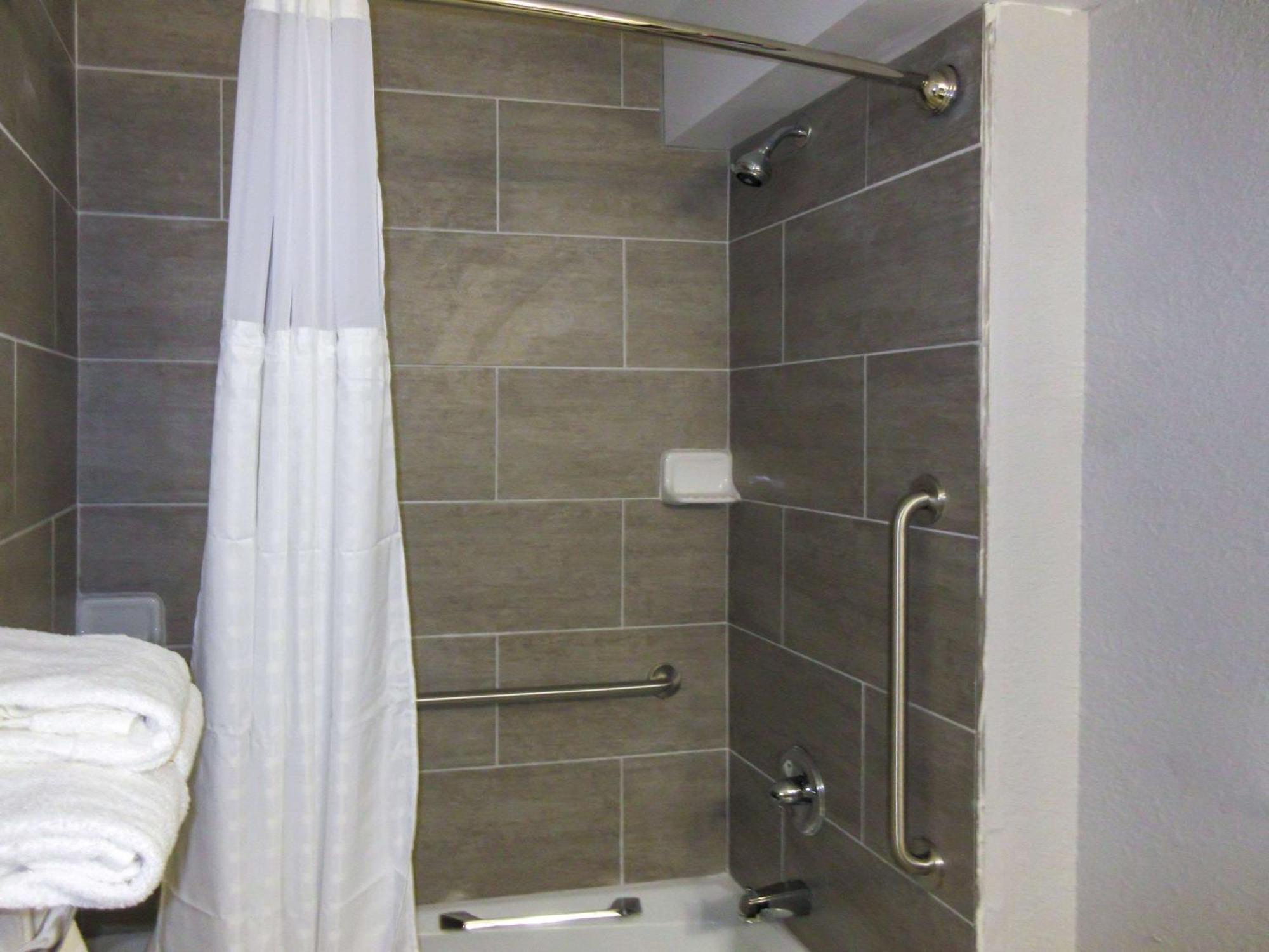 Quality Inn & Suites Hammond Near I-8090 Екстериор снимка
